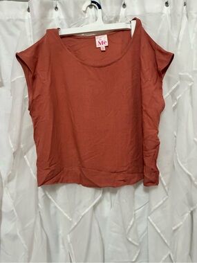 ME Makeover Essentials Rust Short Sleeve Scoop Neck Top